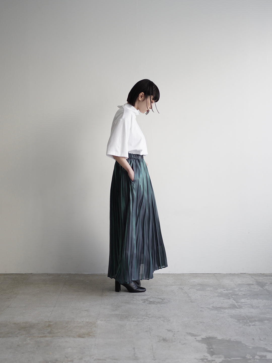 Pre-order] Aurora cloth double side pleated skirt / emerald