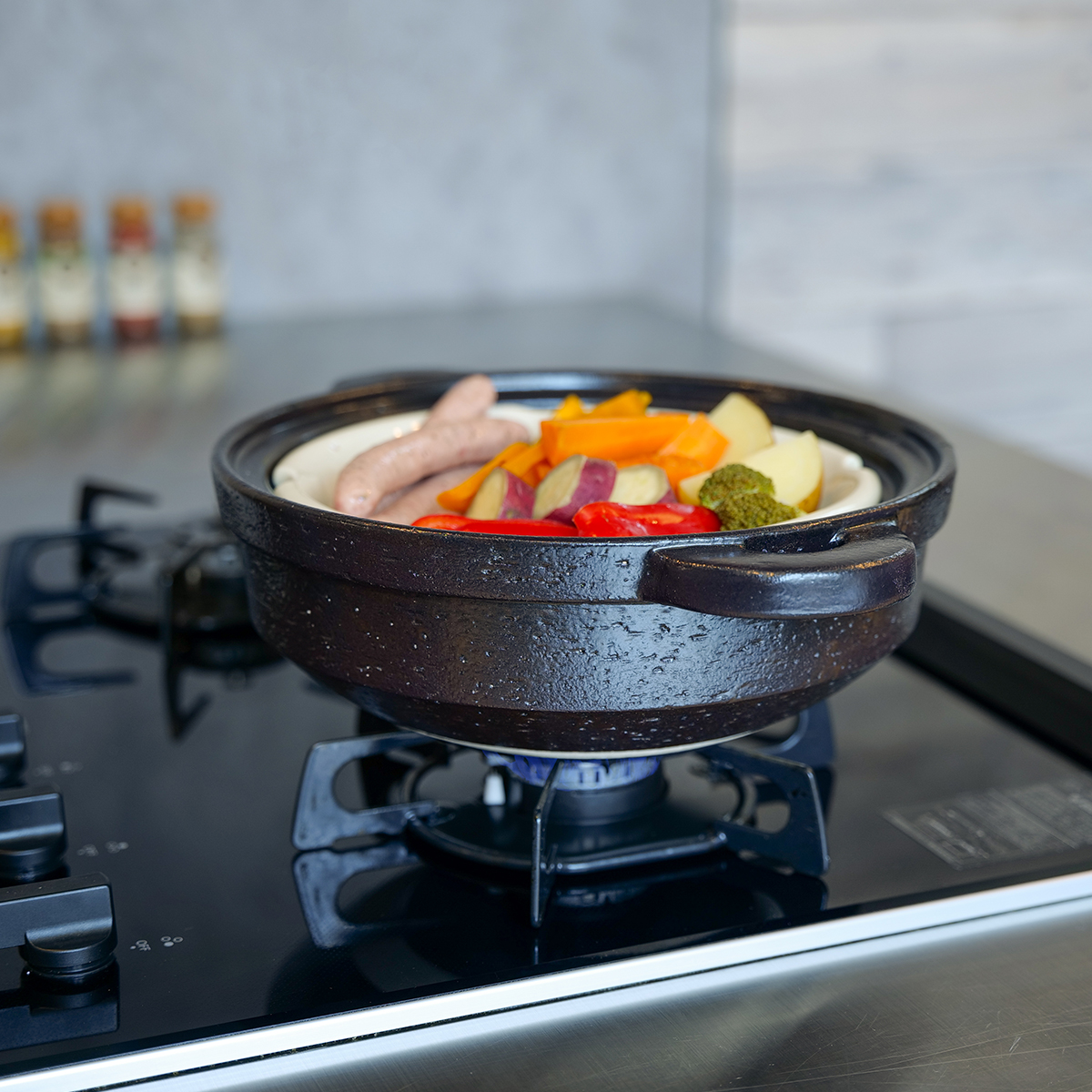 長谷園】 IH対応ヘルシー蒸し鍋 黒釉 小 | itomani（いとまに）｜日常