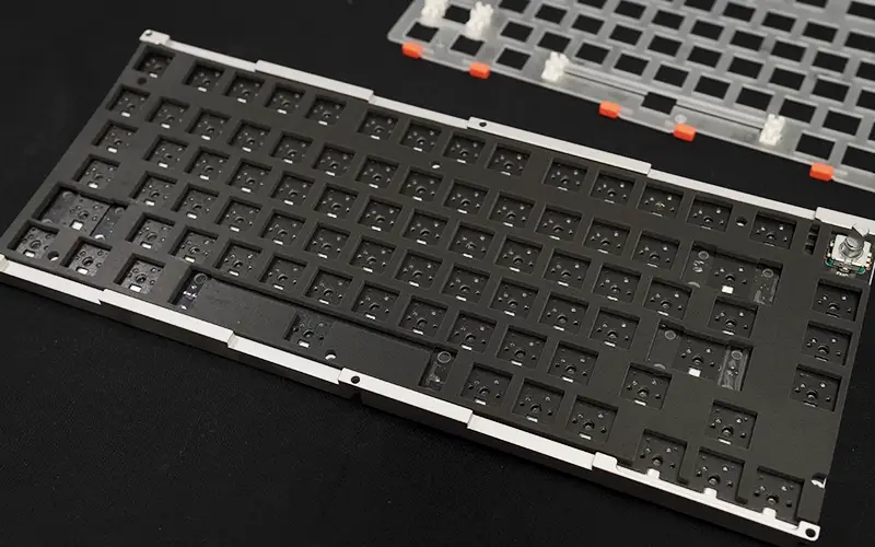 EPOMAKER P75レビュー【アルミ削り出しケースを採用した極上な打鍵感の