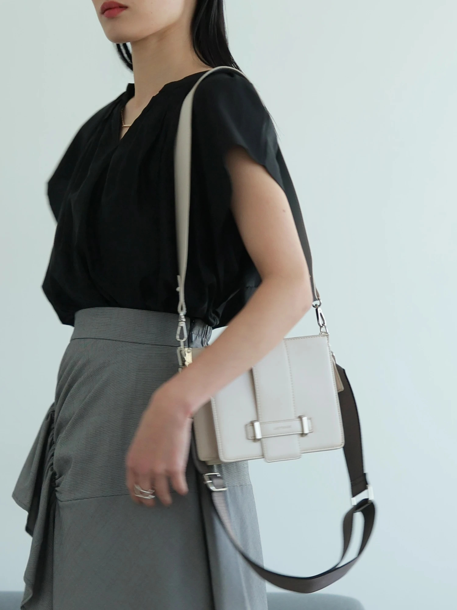 LADYMADE（レディメイド）｜ 2WAYベルトスクエアショルダーバッグ