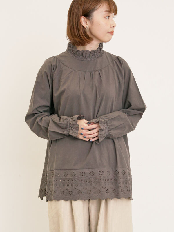 セール】 スカラップレースブラウス（オフホワイト/チャコールグレー