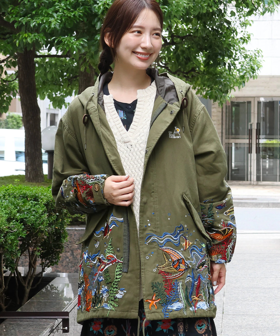 go slow caravan ライトキャンバスパネル刺繍モッズコート【WEB限定