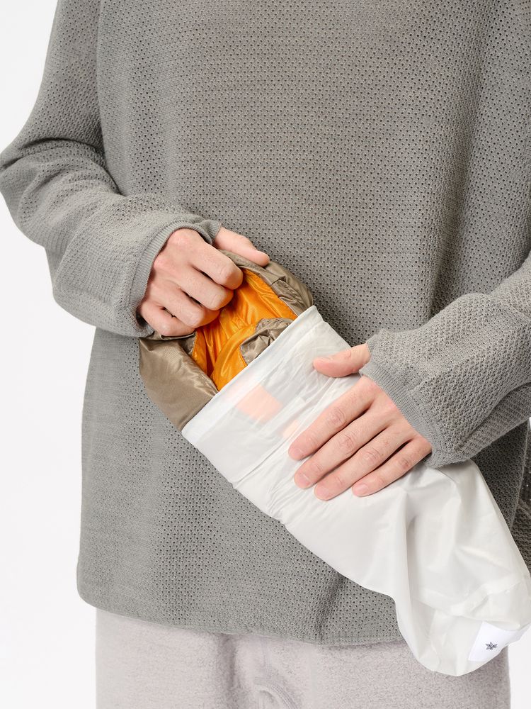 公式・限定】Goldwin 0 スリーディメンショナルダウンライトベスト