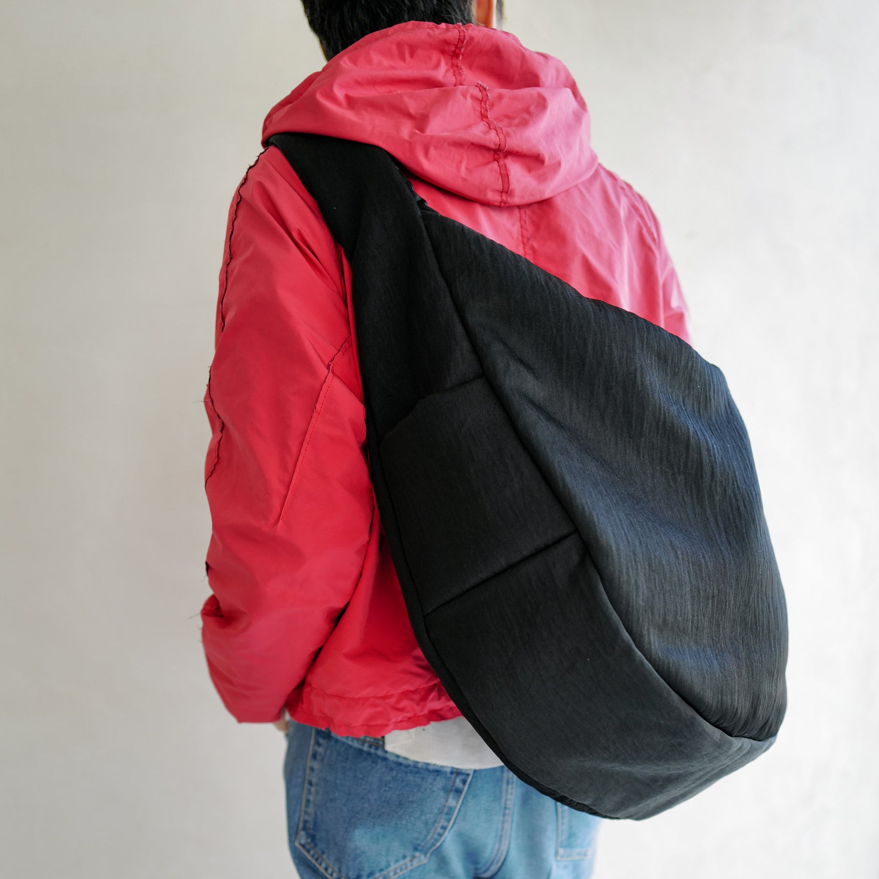 ANNIE PUFFER BIG MOON BAG / CERATO BRIGHT｜中綿入りナイロン