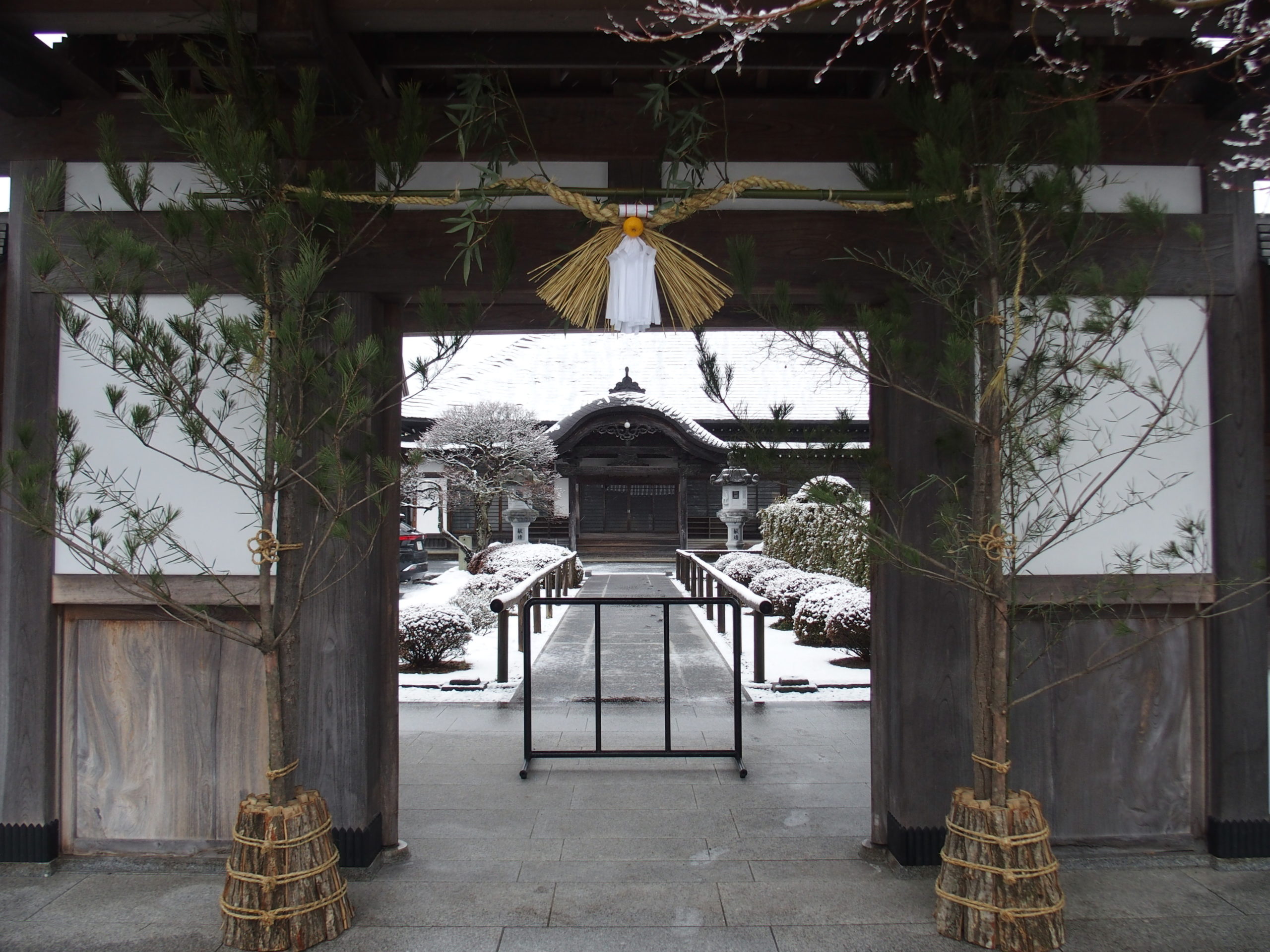 仙台藩の伝統的な門松で新年を迎える泉西部 | IZUMI WEST