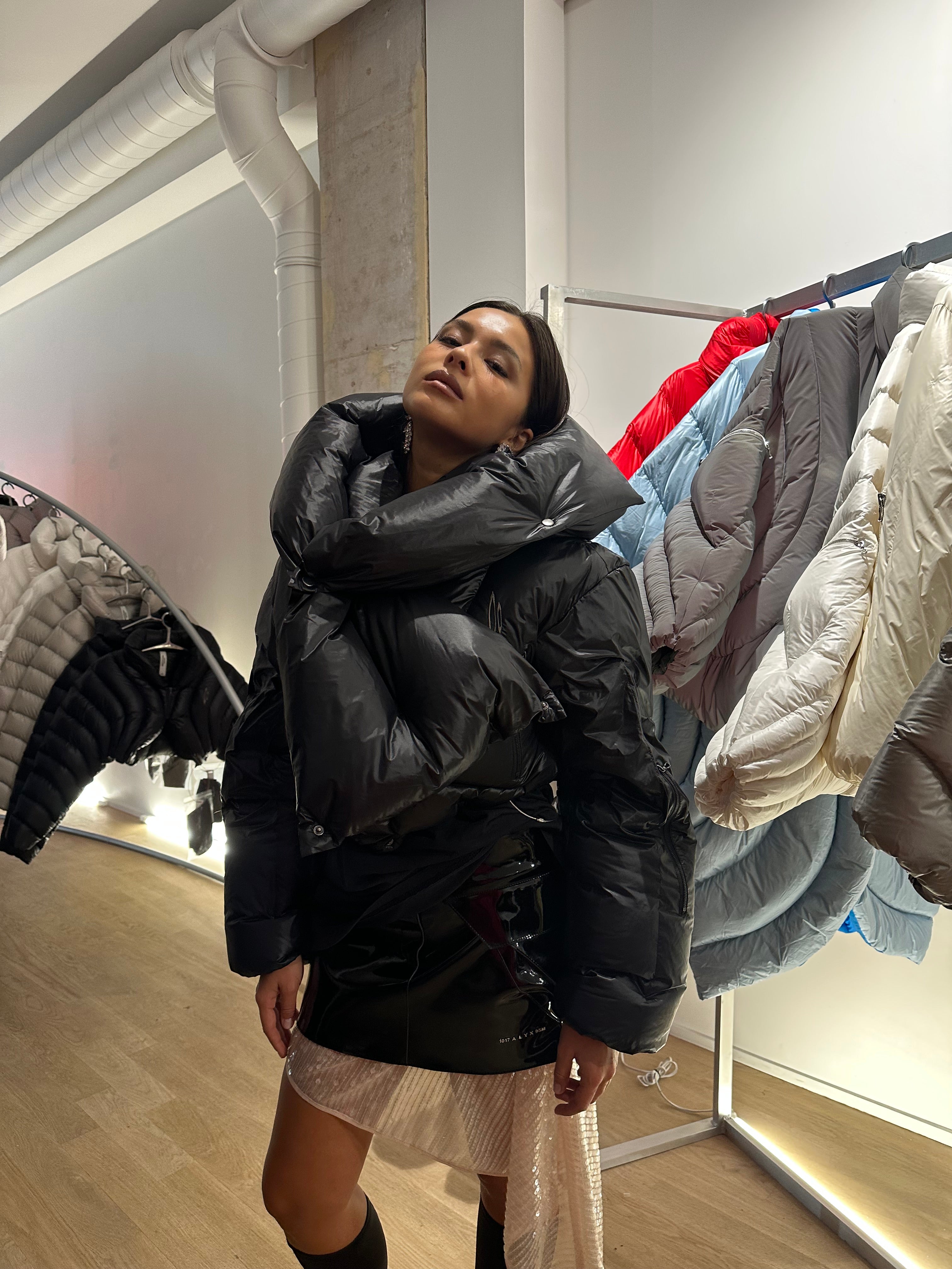 HYDRA SHORT PUFFER - BLACK – Izzy Du