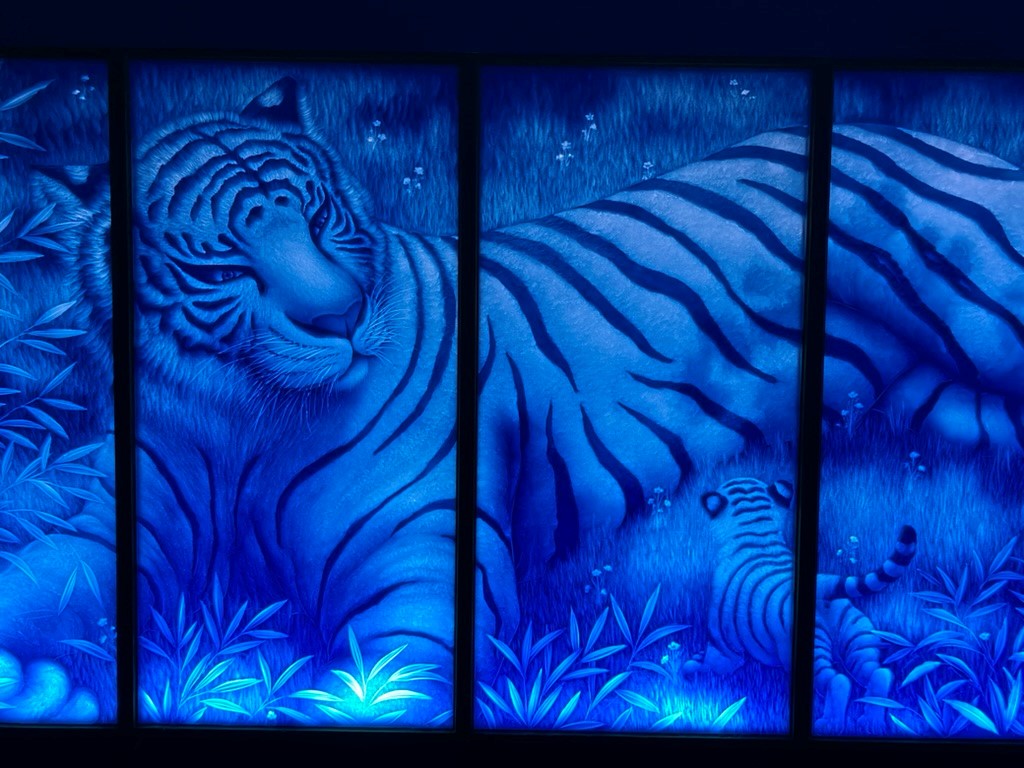 光影共鳴 ～ゆるかわふうの光彫り世界と柴廣義の中国の影絵人形 - 日中