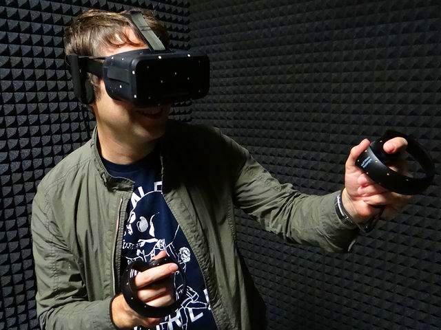 仮想世界に“触れられる”コントローラー「Oculus Touch」--開発者