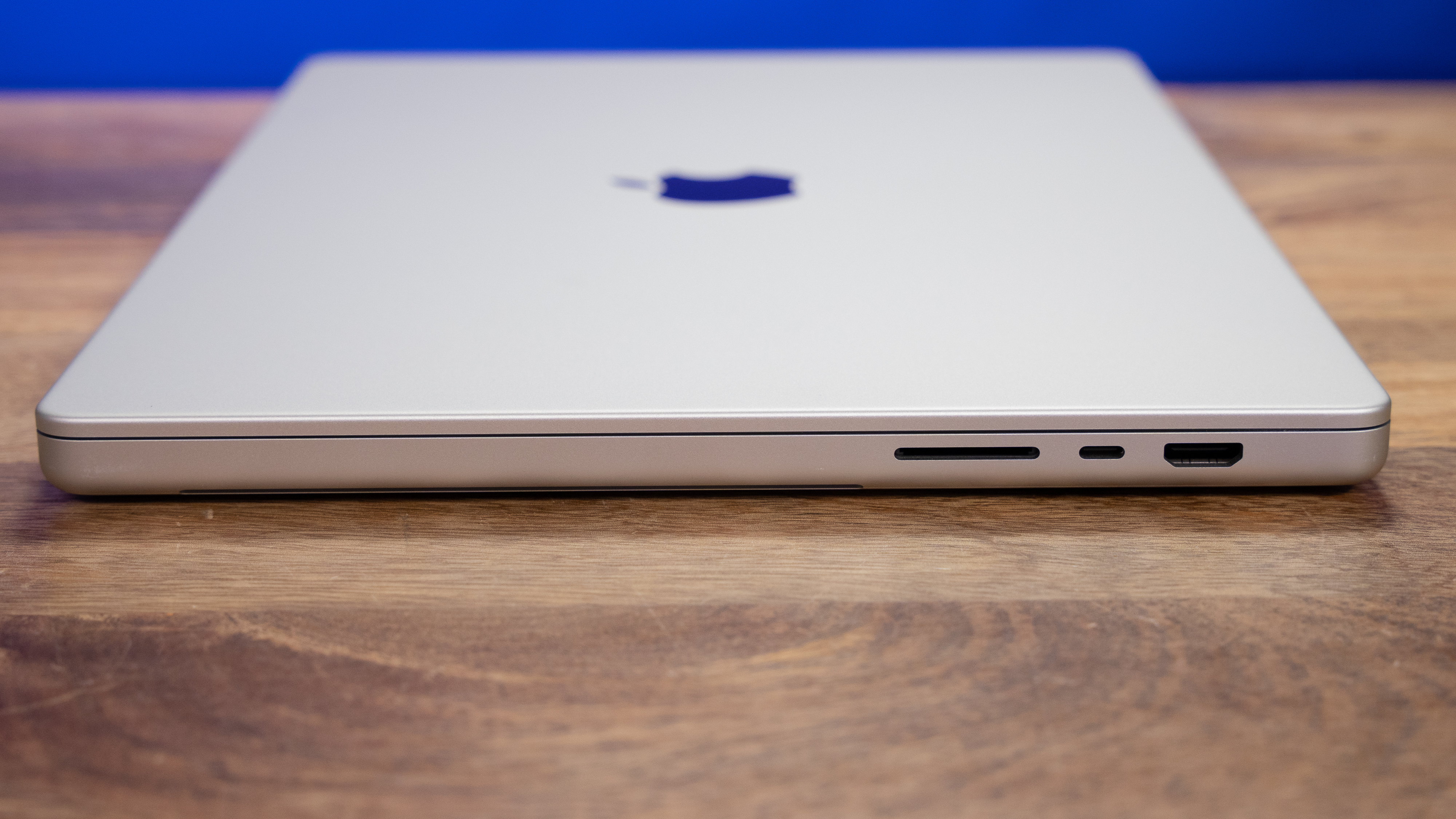 M2 Pro」搭載「MacBook Pro」レビュー--バッテリー駆動時間の長さを