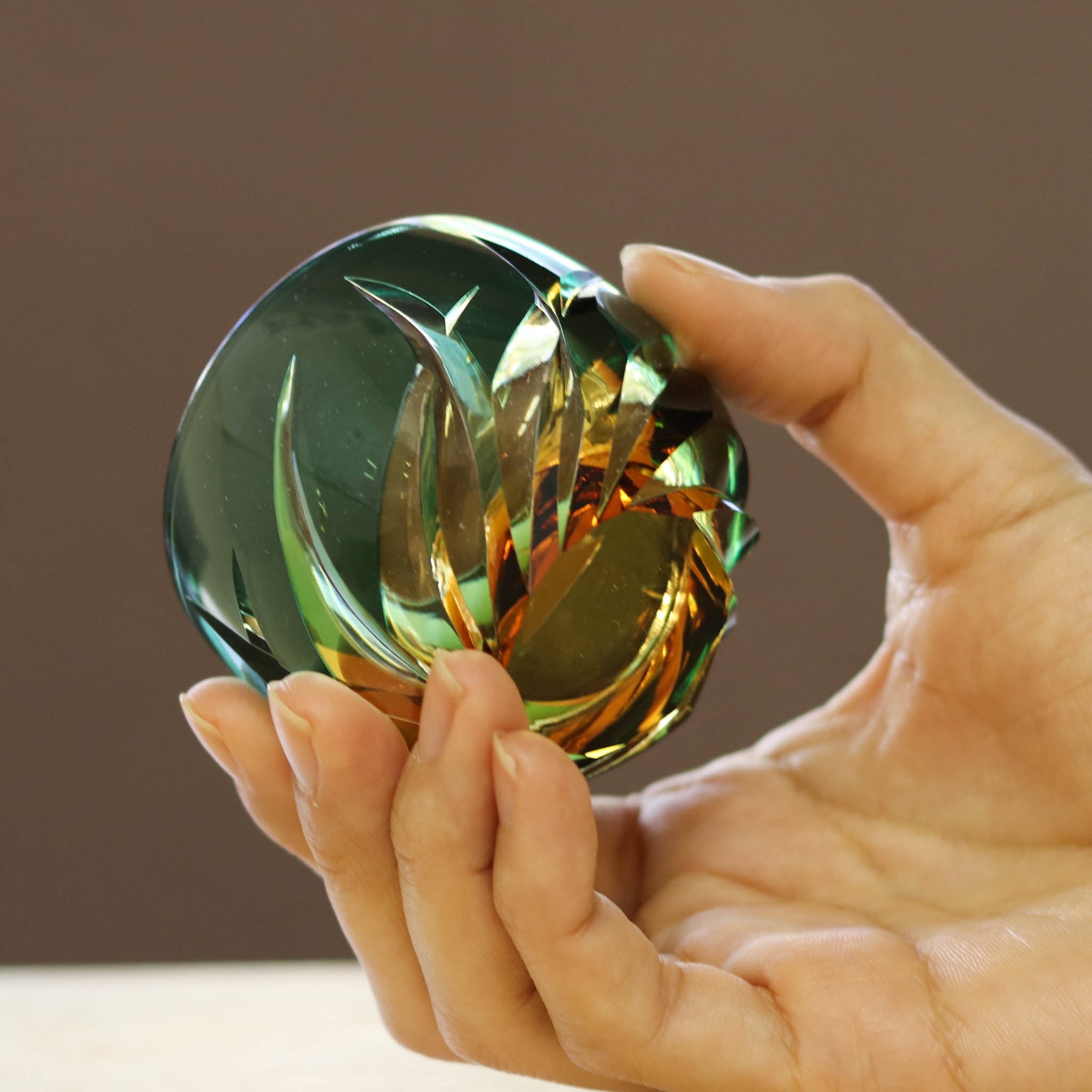 江戸切子 ぐい呑み｜焔｜琥珀グリーン｜山田硝子