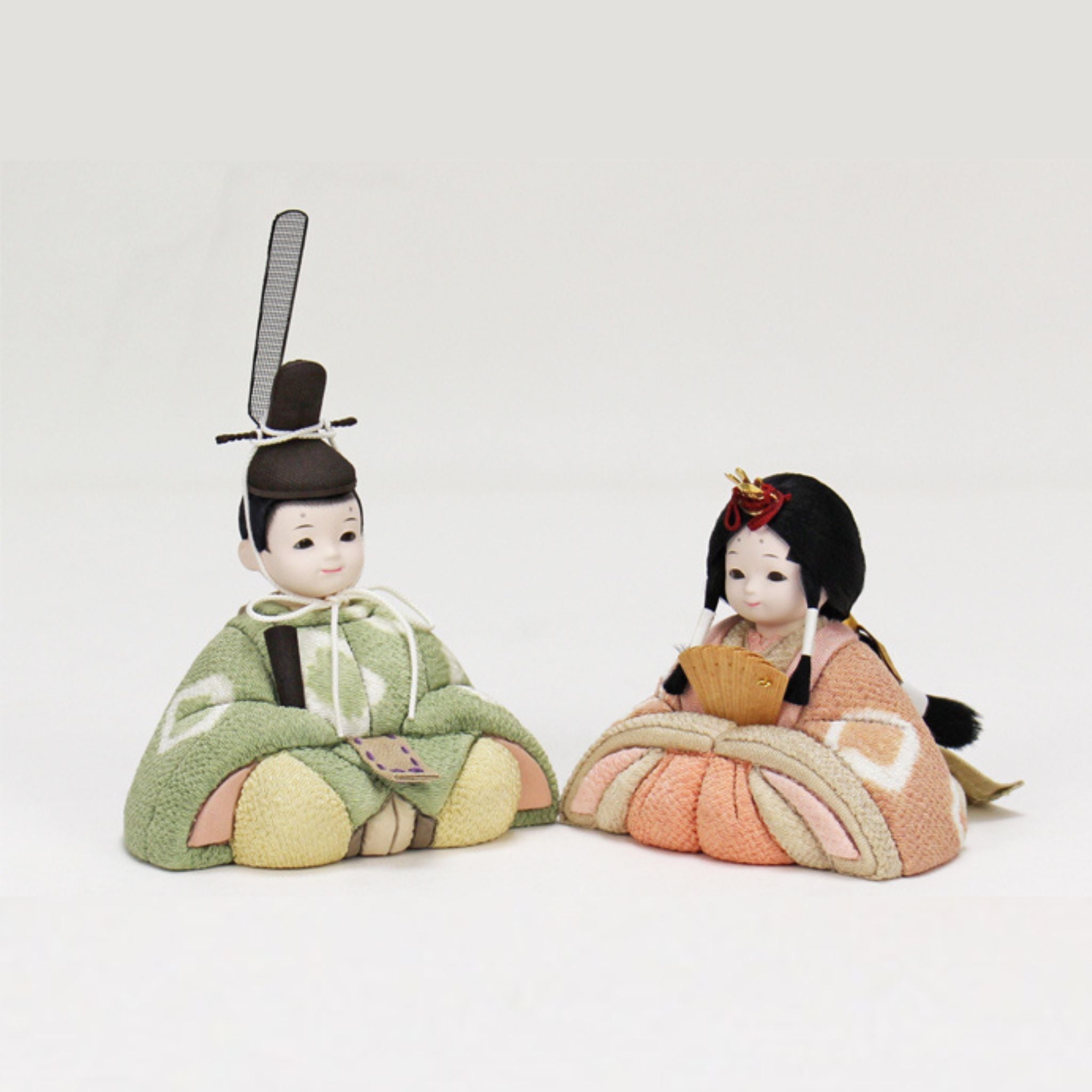 雛人形セット 草木絞り染 | 桑の葉 × 茜 | 屏風 うずピンク |