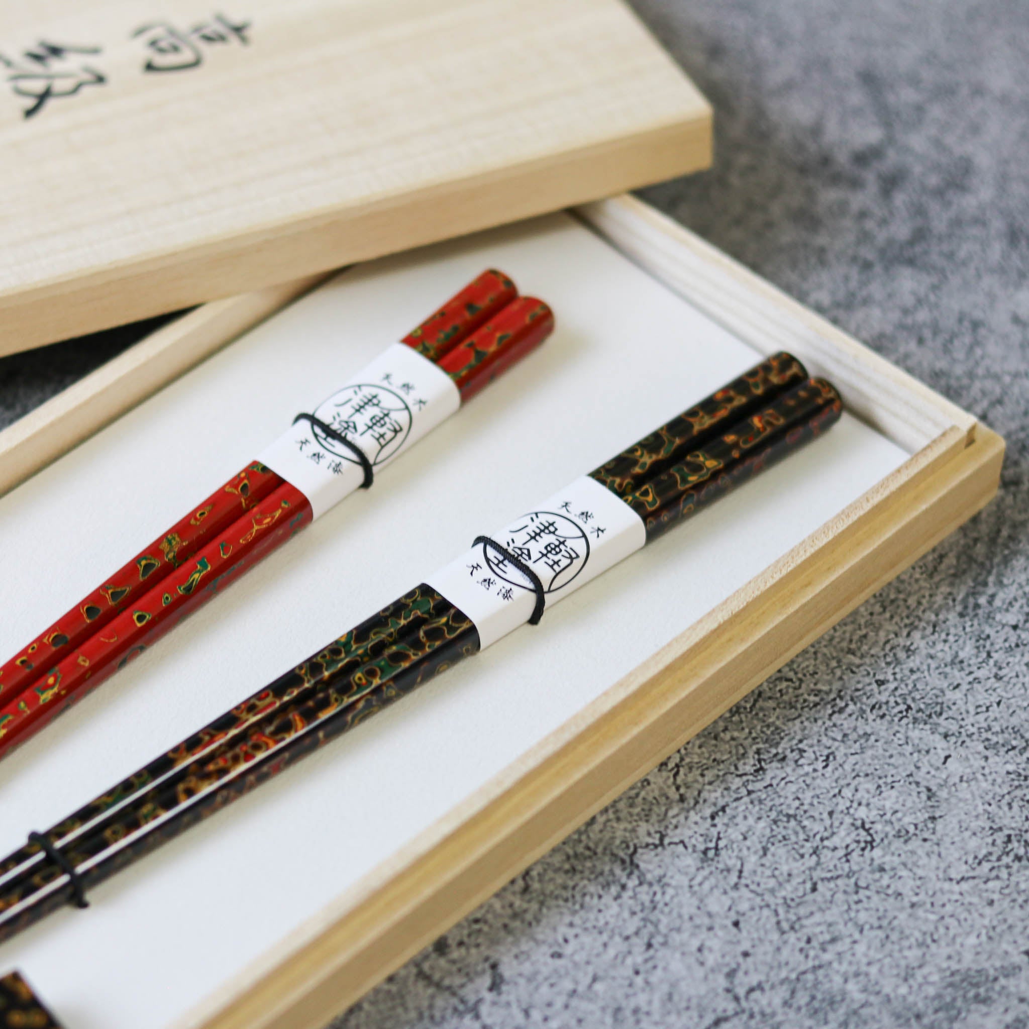 津軽塗 夫婦箸&箸置きセット 黒 茜 津軽塗 夫婦箸&箸置きセット 黒 茜