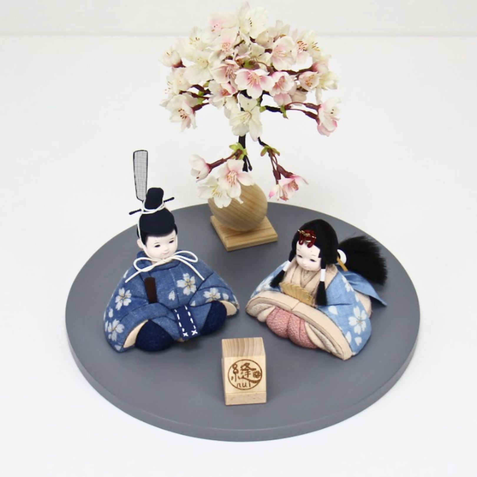 雛人形セット 藍染 | 桜柄 | 丸型グレー台 | 工房 縫nui