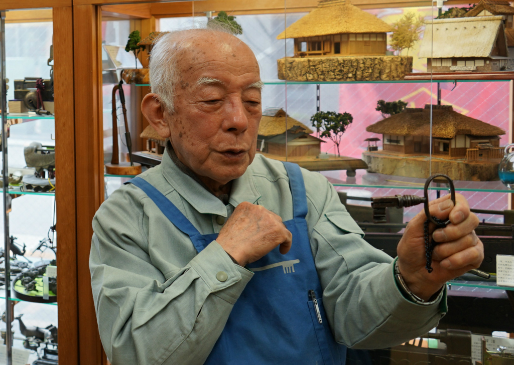 商店街の鍵屋の老主人、古今東西の鍵を収集するマニアだった - イー