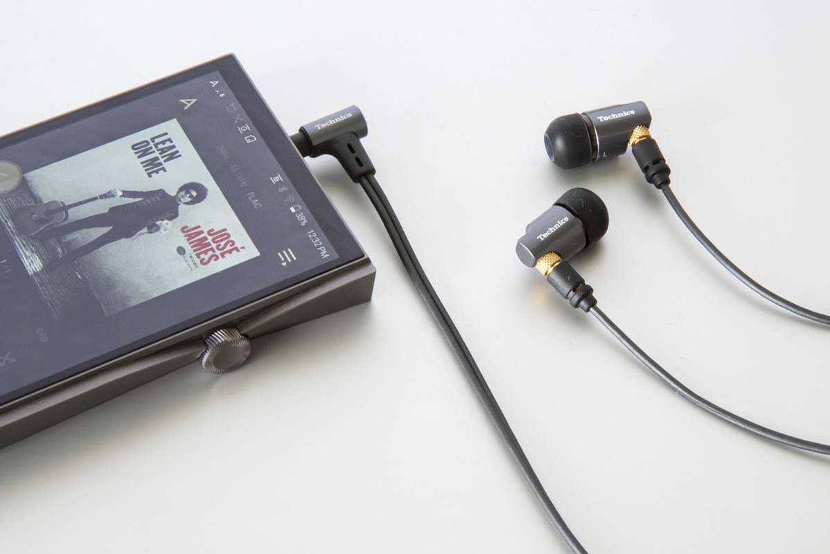 テクニクス「EAH-TZ700」は、イヤホンの常識を覆す“衝撃的”な製品だ