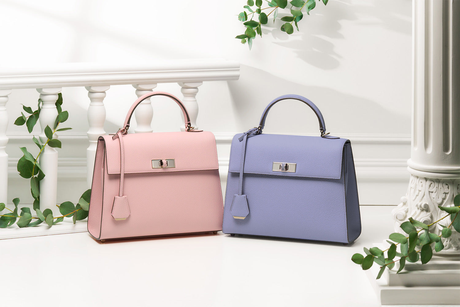 新作】ストラップ付 ジップカードホルダー