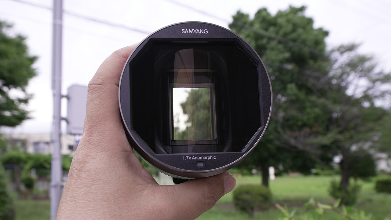 サムヤン「V-AF」用アナモフィックMFアダプターをレビュー。レンズ前面