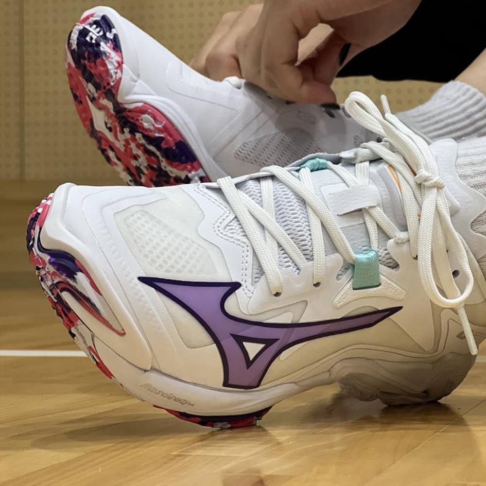 ミズノ直営限定】ウエーブライトニング Z8(バレーボール)|V1GC2400