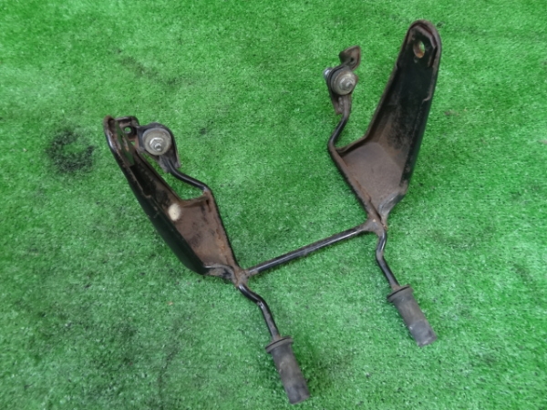 CB750F(RC04-1020)◇ヘッドライトステー メーターステー 【FB – 中古