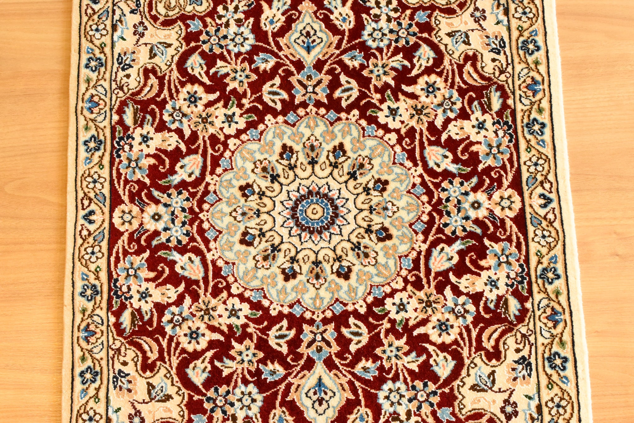 ペルシャ絨毯 イラン ナイン産玄関マットサイズ 66×95