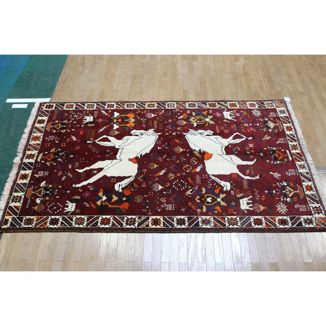 ウマ（馬）×レッド系】トライバルラグ（バクチアリ）｜じゅうたんラボ