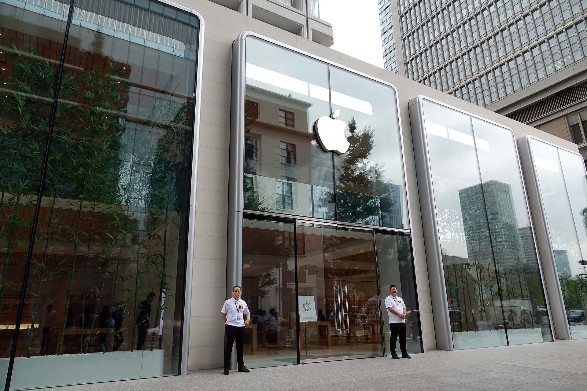 Apple 丸の内」が9月7日オープン、日本最大のアップル直営店を見てきた