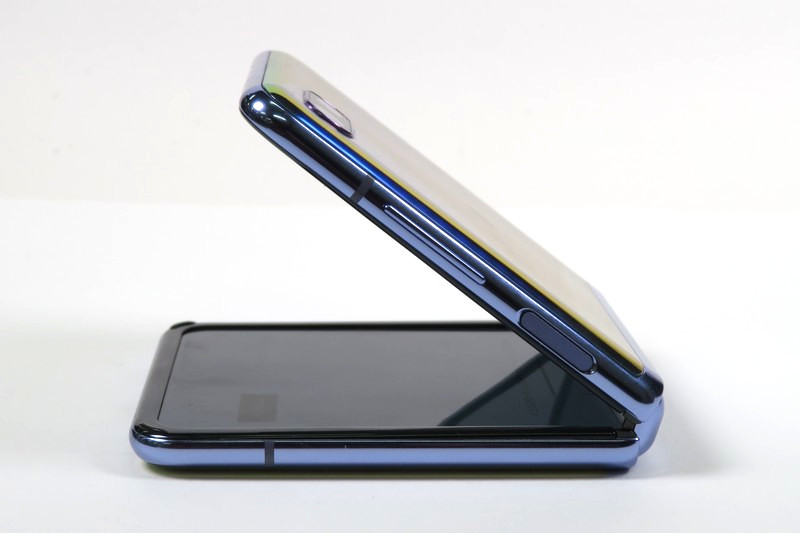 写真で見る「Galaxy Z Flip SCV47」] - ケータイ Watch