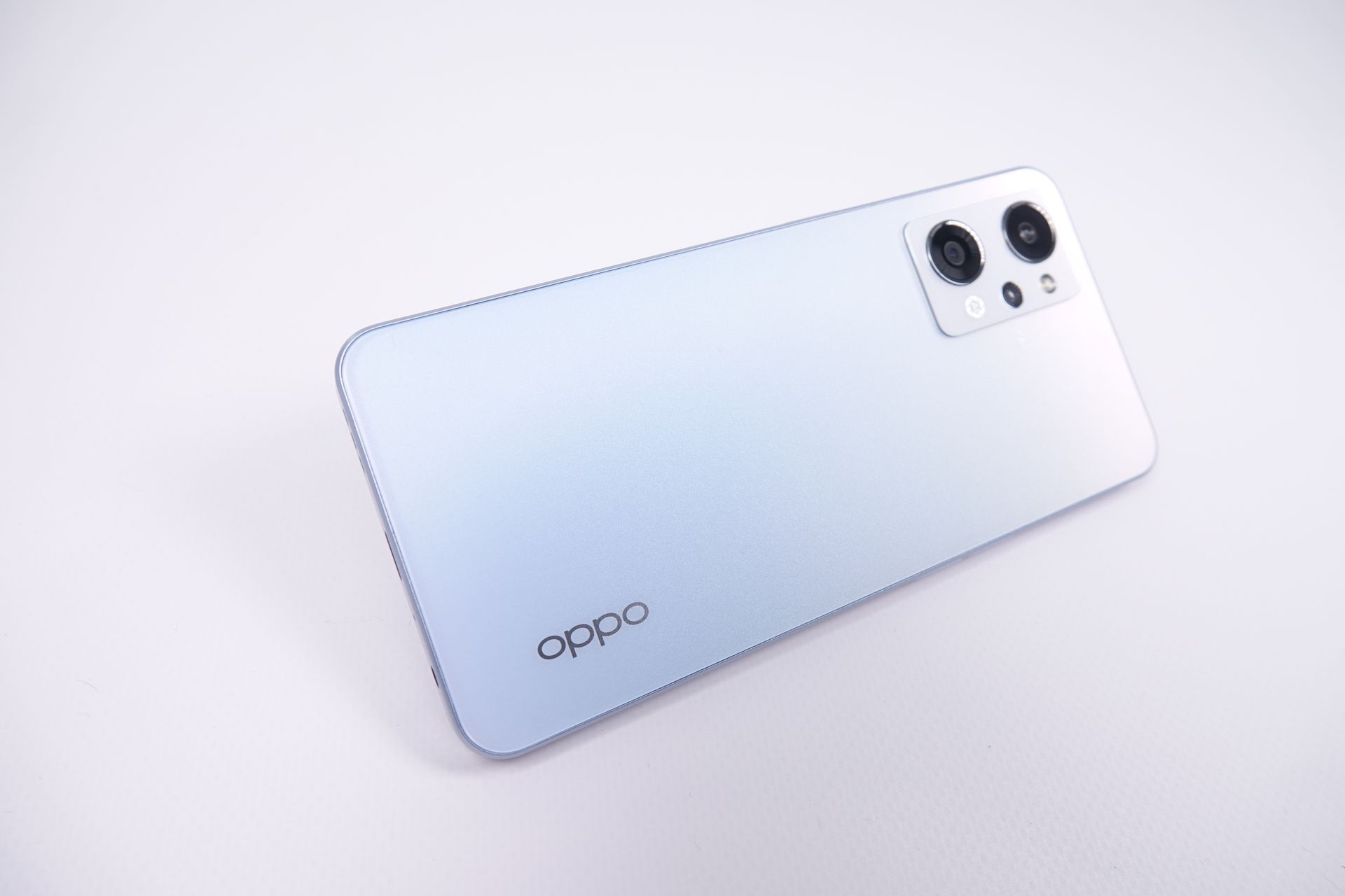 OPPO Reno7 A」がAmazonで16％オフの3.8万円に、ワイモバ契約で2万円分
