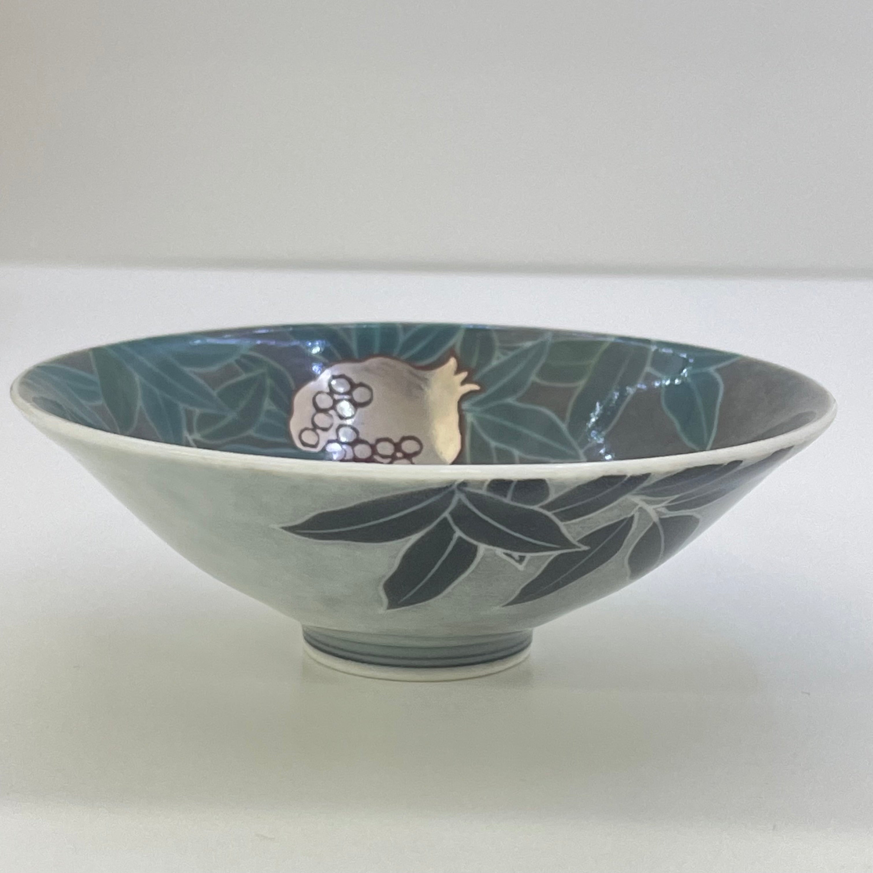 送料無料】 十四代今泉今右衛門 作 色絵薄墨墨はじき柘榴文盃中古品