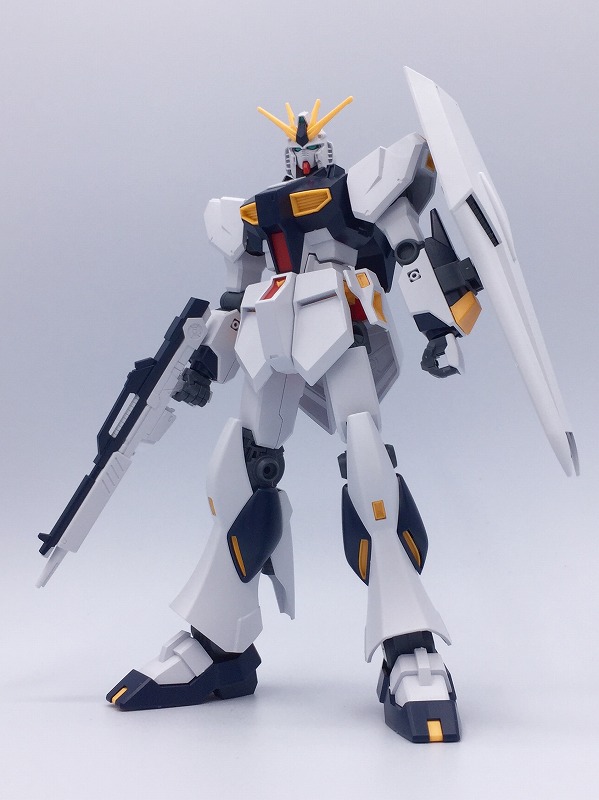 EG 1/144 νガンダム ニューガンダム ガンプラ 塗装済み 完成