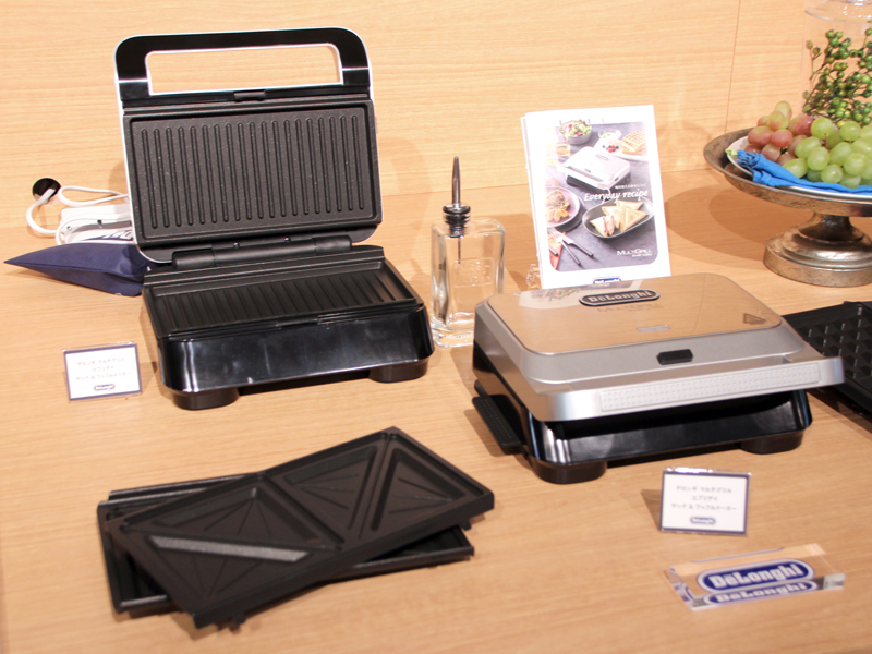 デロンギ、コンパクトながら肉や魚も焼けるホットサンドメーカー