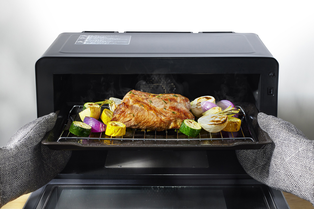 日立、肉や魚をおまかせでジューシーに焼けるヘルシーシェフ - 家電 Watch