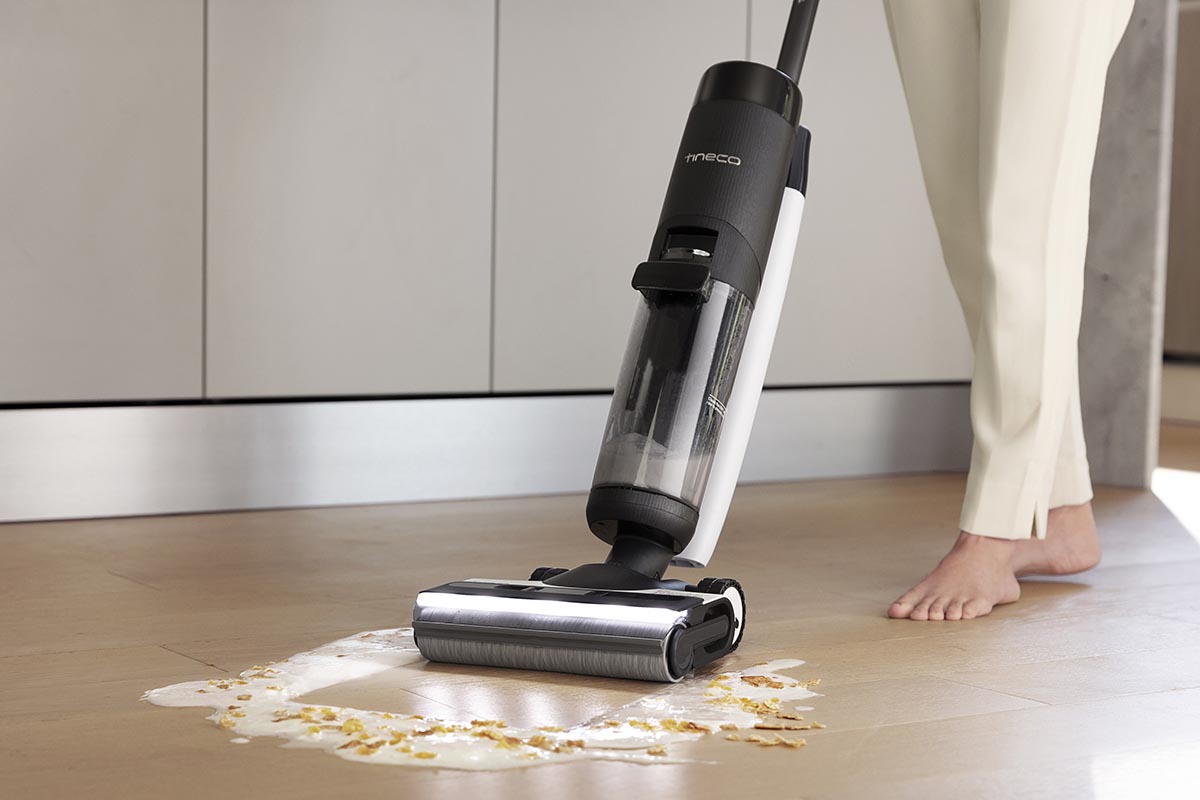 ティネコ掃除機 高知能な水拭き掃除機 「Tineco」、床掃除の決定版