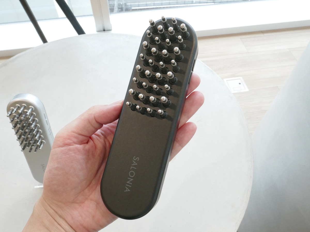 サロニアのブラシ美顔器 1台で顔・体・頭皮ケア - 家電 Watch