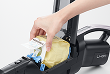 スティッククリーナー（コードレス式）PKV-BK50L ： クリーナー