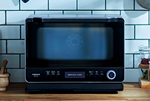 特長：300℃熱風2段オーブン ： 電子レンジ ： 日立の家電品