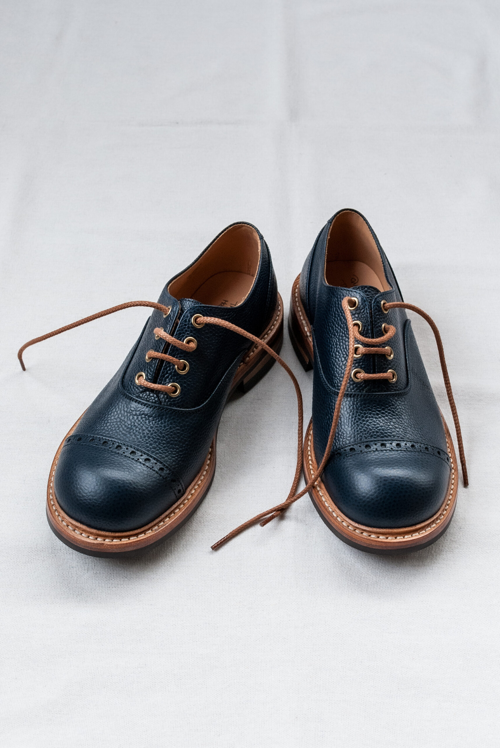 QUILP by Tricker's M7401 Oxford Shoe Navy Scotch Grain | kado