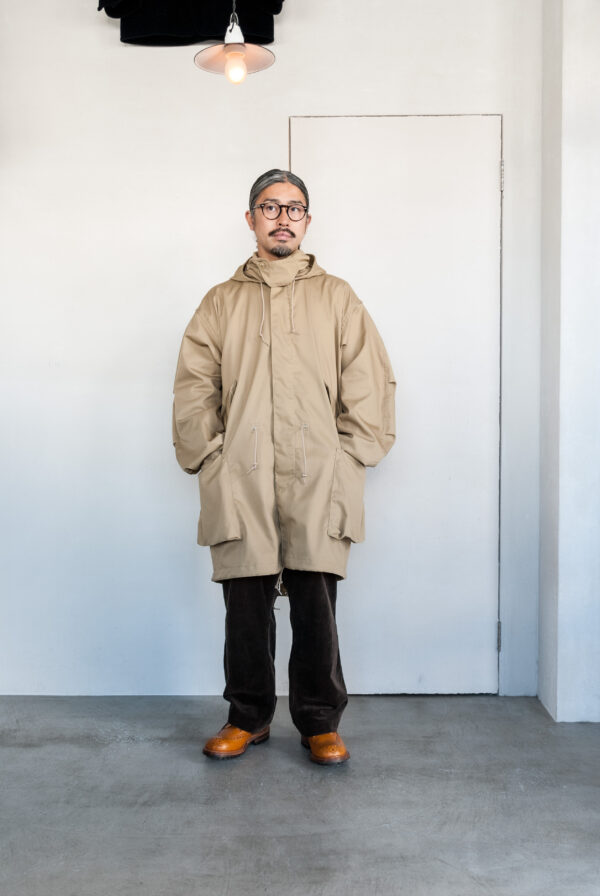 SASSAFRAS Digs Crew Coat British Twill | kado〔カド オノミチ〕