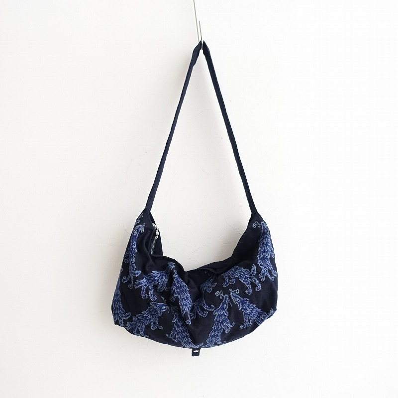 mina perhonen(ミナペルホネン) wolf ＆ flower ショルダーバッグ