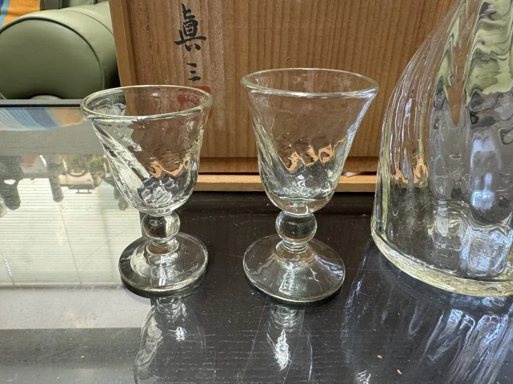 倉敷ガラス【小谷眞三】吹きガラス酒器を買取致しました | 骨董品買取