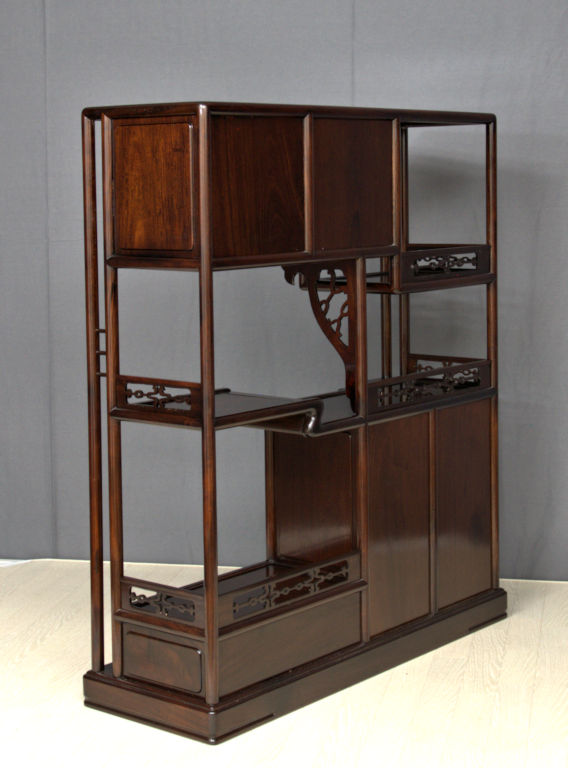 飾り棚: 花梨 隅丸彫り入り 3.5尺棚 no.8600 / 唐木家具OSAKA