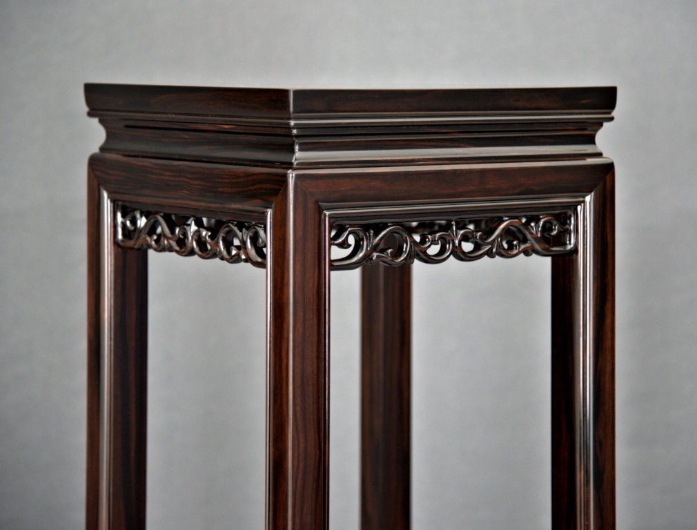 花台: 黒檀 角高卓 no.5524 / 唐木家具OSAKA