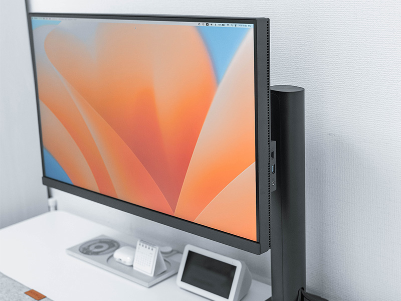BenQ PD2705UA レビュー | モニターアーム付属でより快適に使用できる