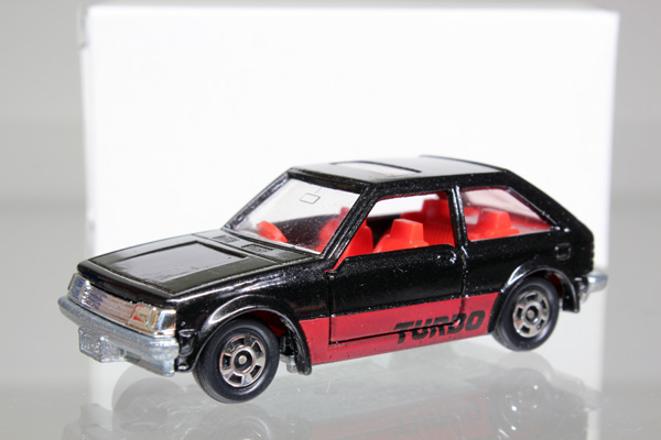 ミニカーショップ ケンボックス トミカ 黒箱☆4☆マツダファミリア