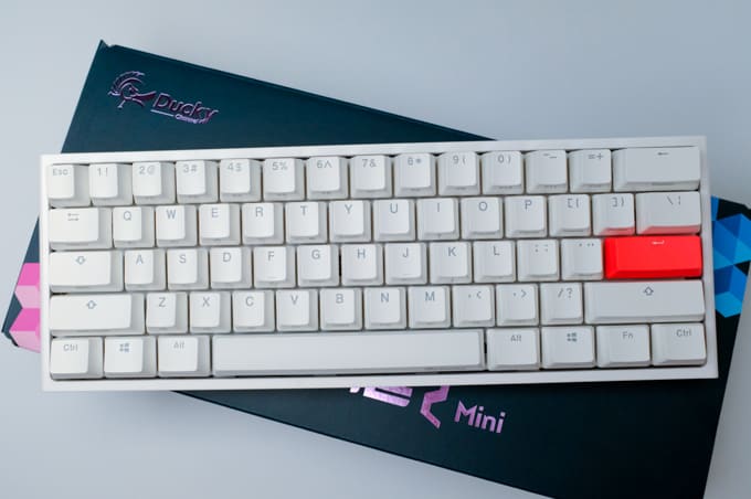 Ducky One 2 Miniレビュー：ピンク軸のスコスコ感が良い！小さくて