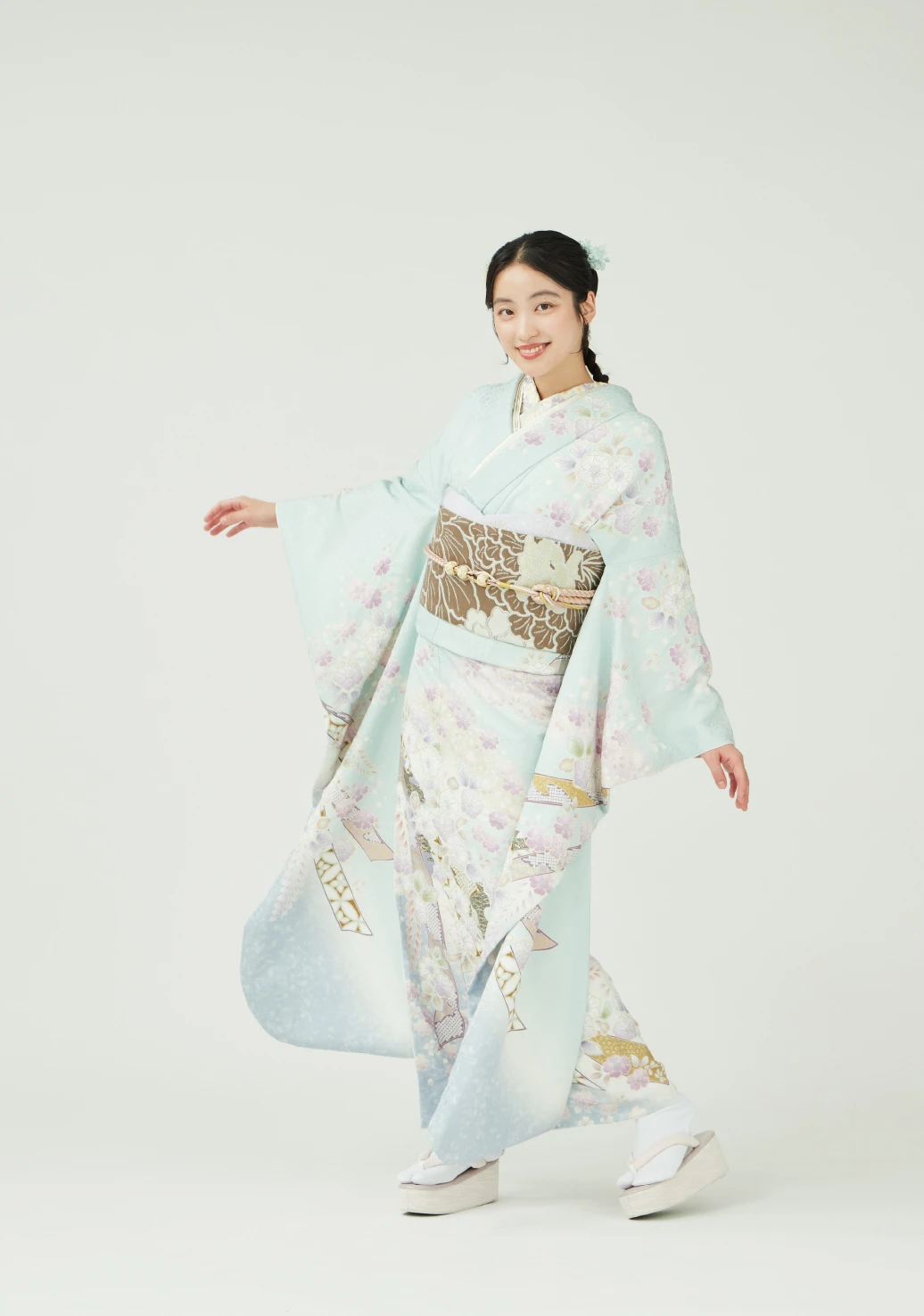 振袖／華やぎ辻が花／水色 | 振袖レンタル·購入や成人式の着付けは