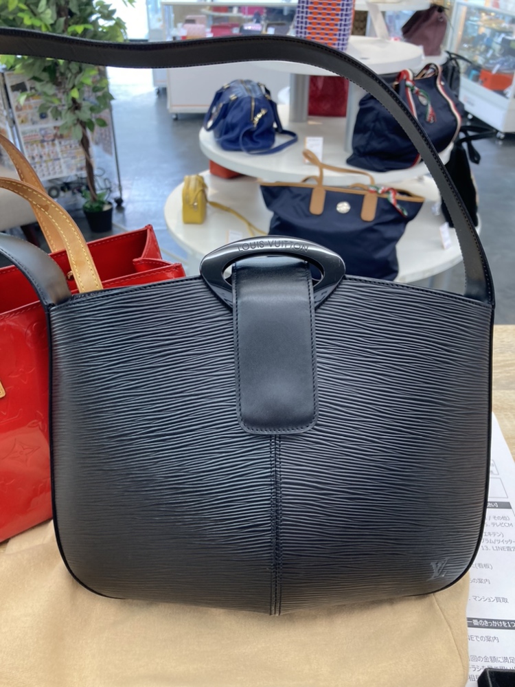 ルイヴィトン エピ レヴリ M52162 ノワール レザーショルダーバッグ