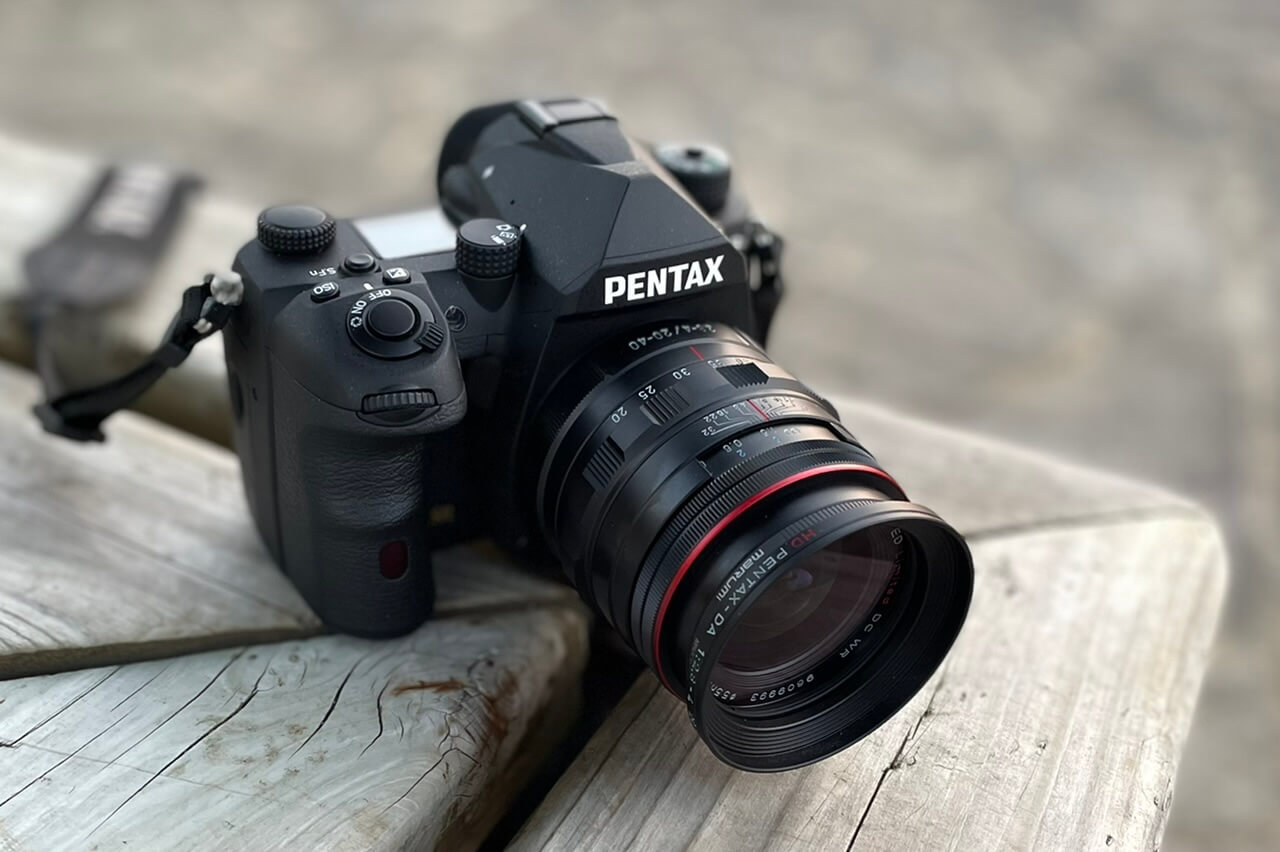 これまで味わったことのないグリップの気持ちよさ。PENTAX K-3 Mark