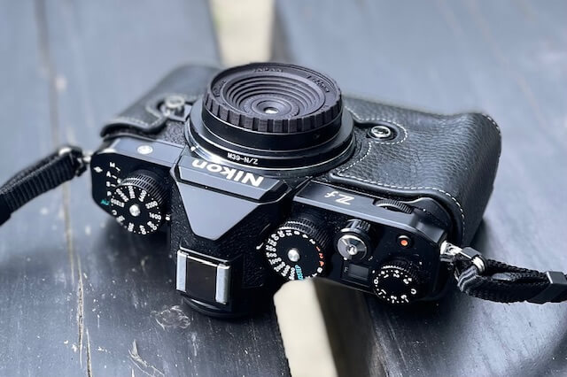 フイルムカメラのトイレンズを移植したGIZMON Vivilens 22mm f11で