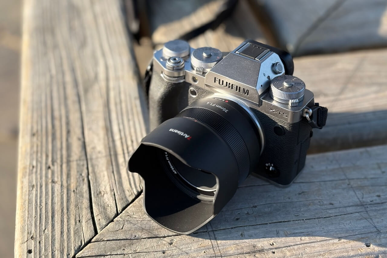 単焦点レンズはMFのみならずAFも、中国製レンズの新製品投入の勢いが